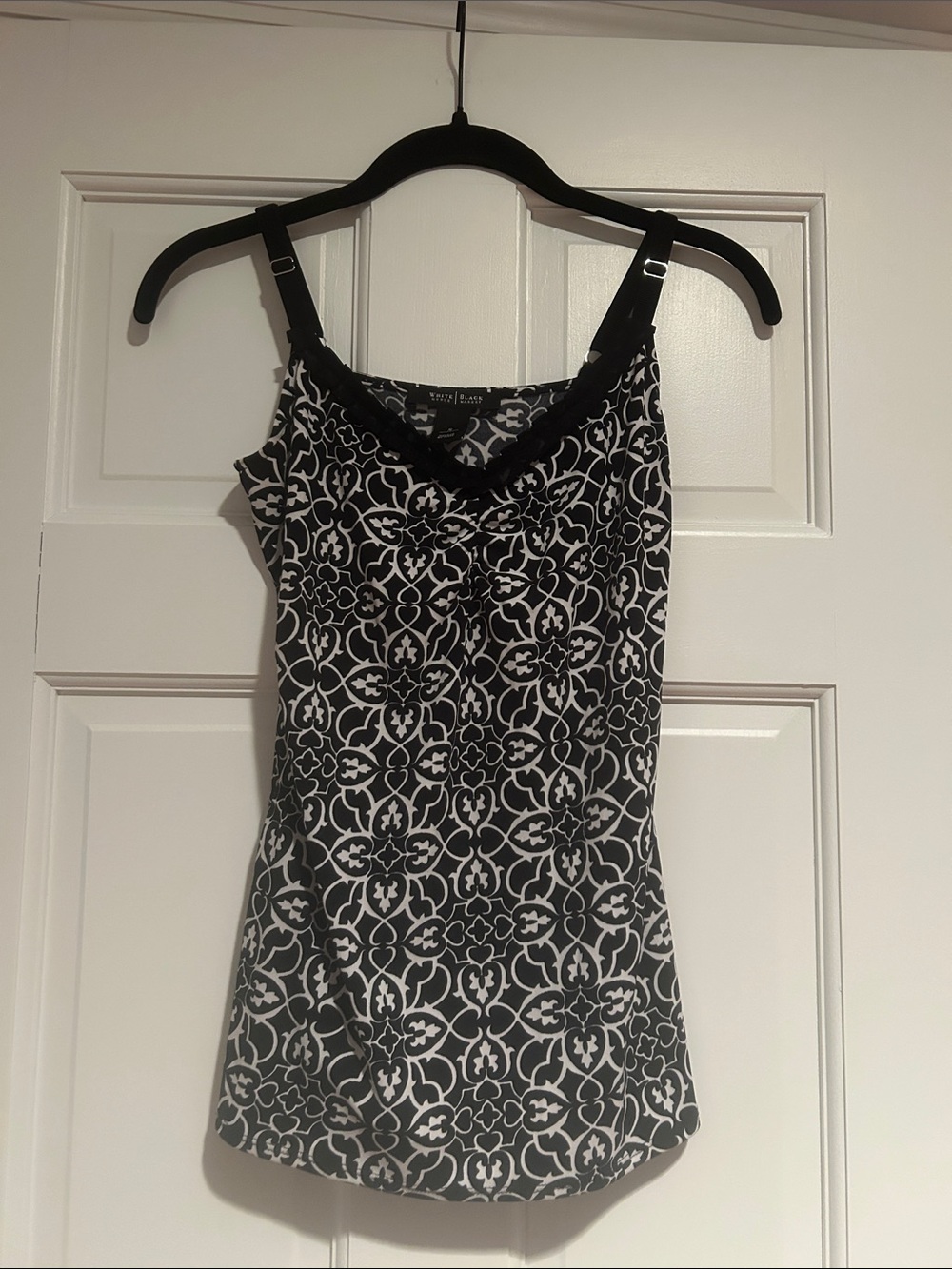 White House / Black MARKET Black & White Geometric Lace-Trim Cami